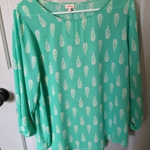 📦Bundle for $5! Pixley mint/cream feather pattern blouse sz L NWOT